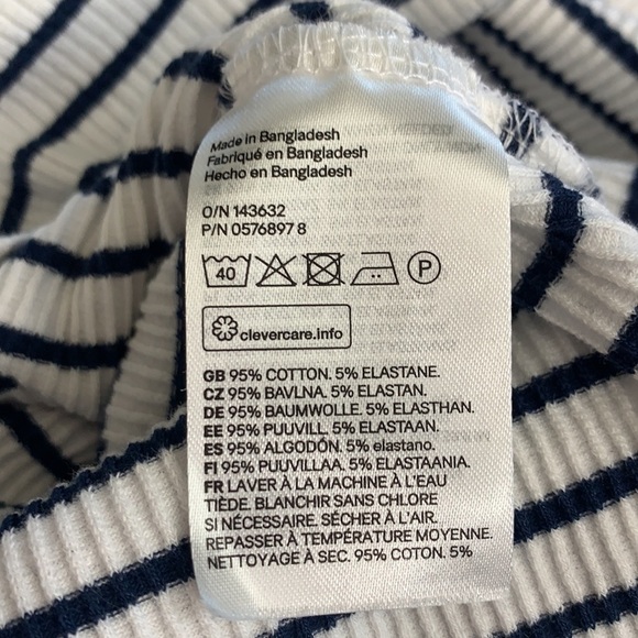 H&M Divided Striped Stretch Short Sleeve Crop Top - White/Blue, Size Medium - Picture 6 of 6